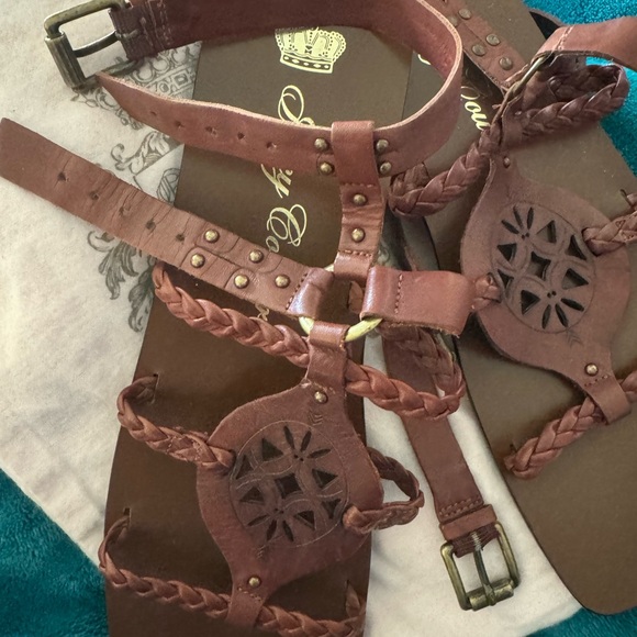JUICY COUTURE Brown Strappy Sandals with Cutout Design - Picture 9 of 11